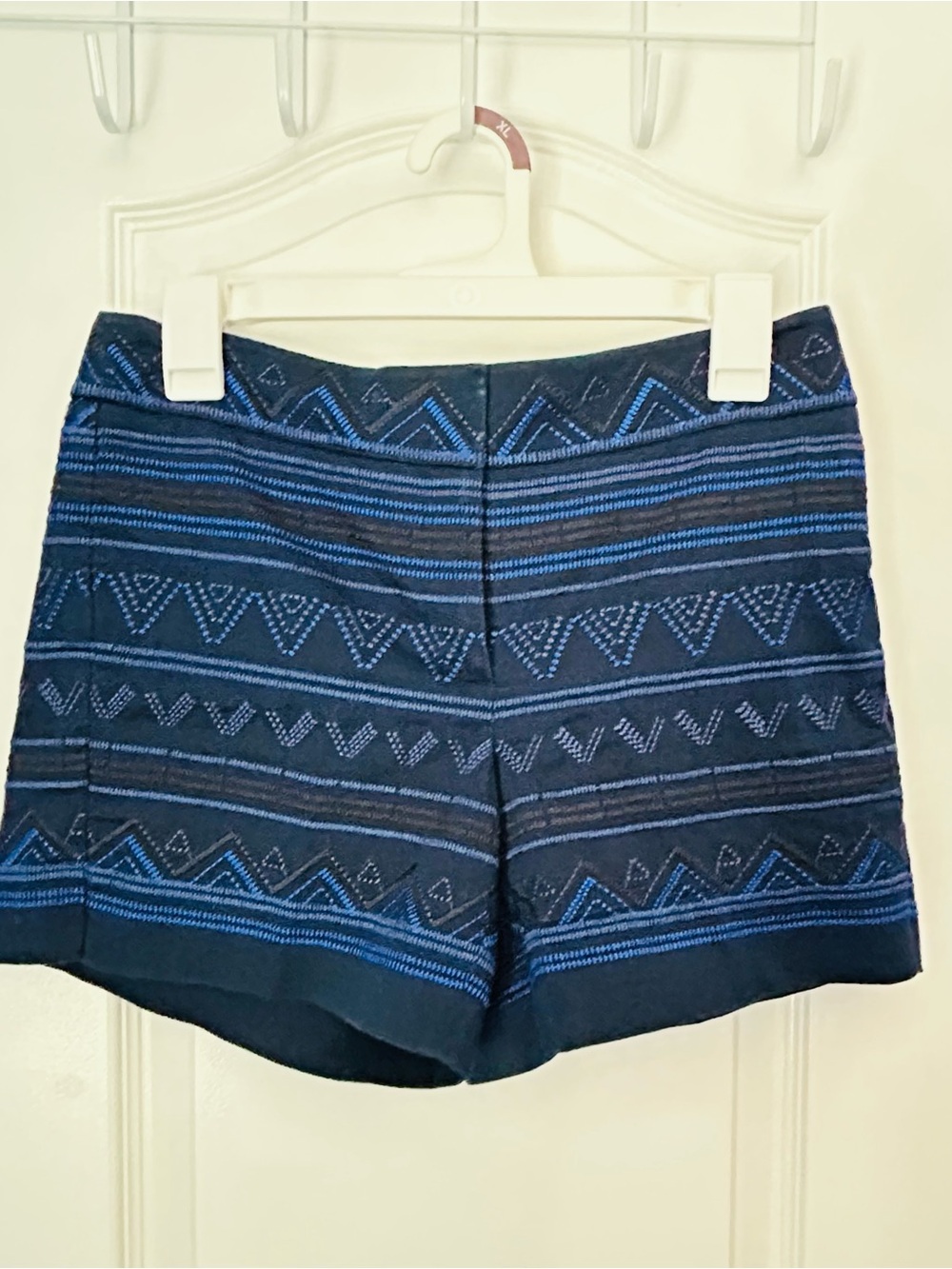 WHITE HOUSE BLACK MARKET Women's Navy & Blue High-Rise Patterned Shorts Size 4